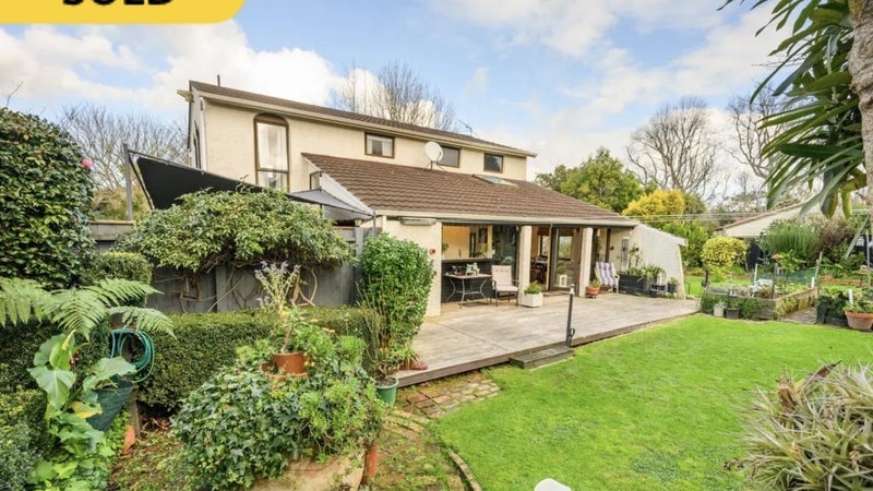 19 Ashburn Lane, Awapuni, Palmerston North - Carousel 1