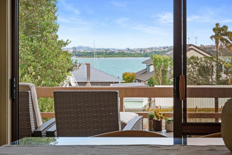 86 Hattaway Avenue, Bucklands Beach, Auckland - Carousel 1