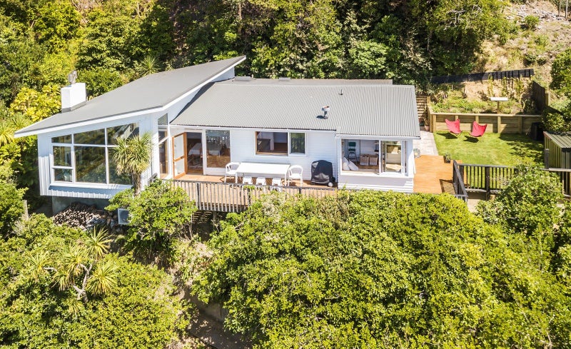 156 Derwent Street, Island Bay, Wellington - Carousel 2