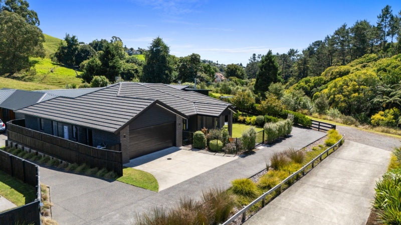 23 Arohena Court, Ohauiti, Tauranga - Carousel 2