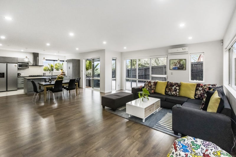 11 Sunshine Boulevard, Sunnyvale, Auckland - Carousel 2