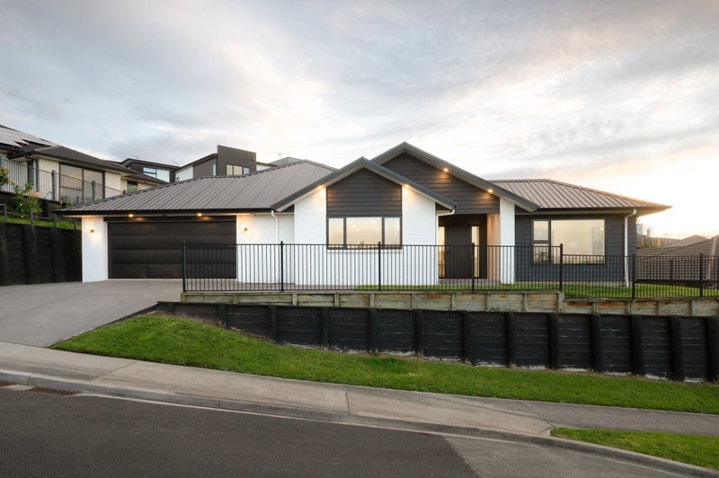 24 Drower Glen, Flagstaff, Hamilton - Carousel 1