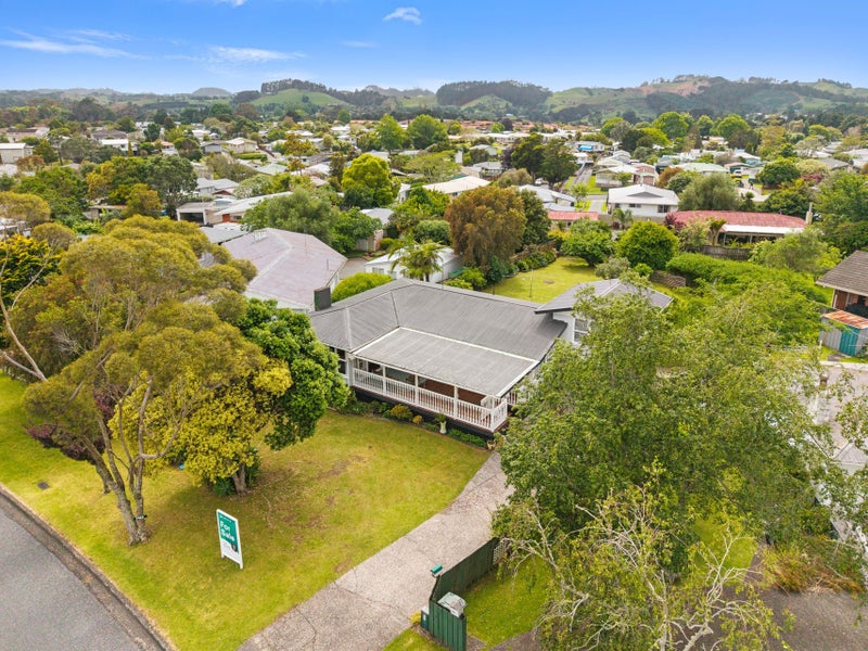 16 Otuhiwai Crescent, Tikipunga, Whangarei - Carousel 2