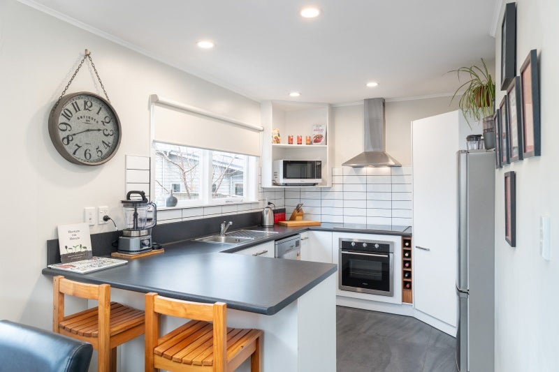 5A Gloucester Street, Silverstream, Upper Hutt - Carousel 2