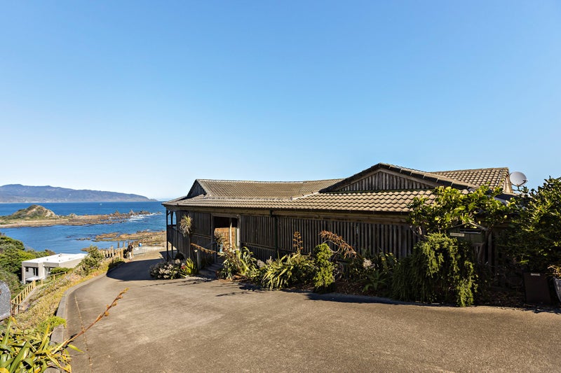 69 High Street, Island Bay, Wellington - Carousel 1