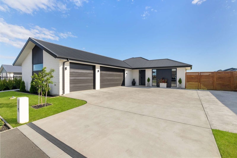 24 Florence Drive, Lincoln, Lincoln - Carousel 1