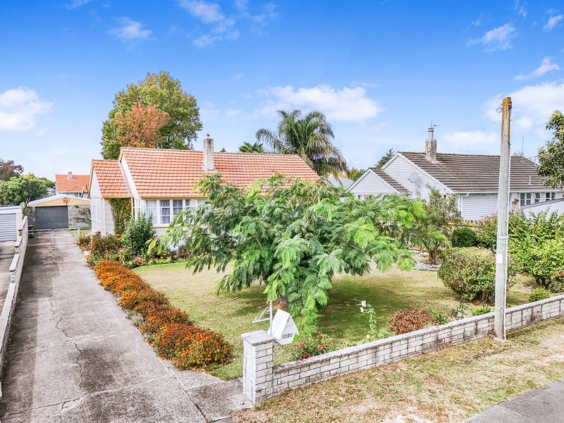 1070 Heaphy Terrace, Fairfield, Hamilton - Carousel 2