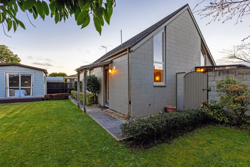 42B Delaware Crescent, Russley, Christchurch - Carousel 1