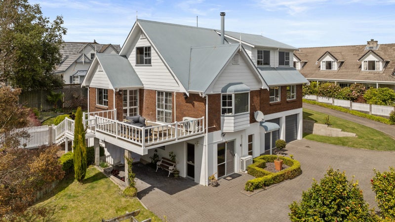 8 Kapua Place, Taupo - Carousel 1