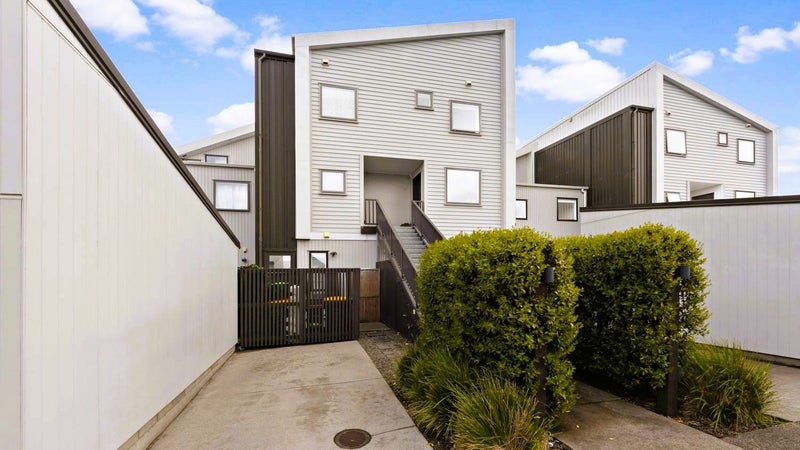 98 Squadron Drive, Hobsonville, Auckland - Carousel 1