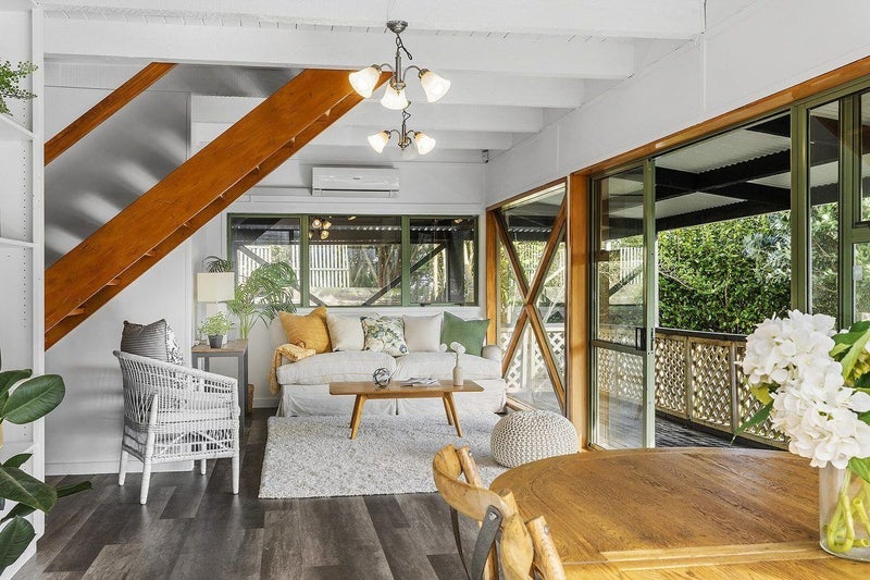 117 Gloaming Hill, Titahi Bay, Porirua - Carousel 1