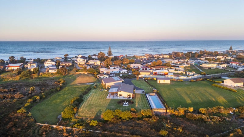 488D Pukehina Parade, Pukehina, Western Bay Of Plenty, Bay Of Plenty - Carousel 2