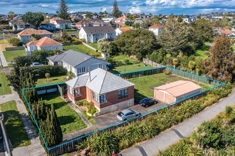 26 Beagle Avenue, Mount Albert, Auckland - Carousel 2