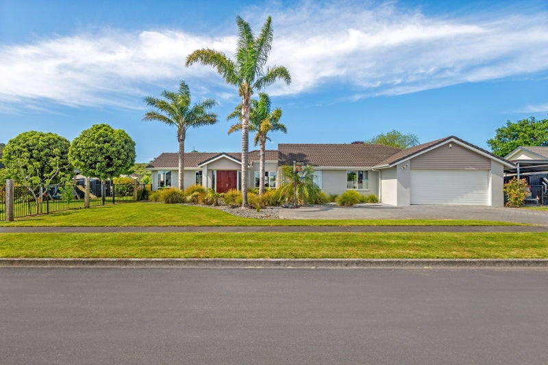 49 Sterling Park, Lytton West, Gisborne - Carousel 1