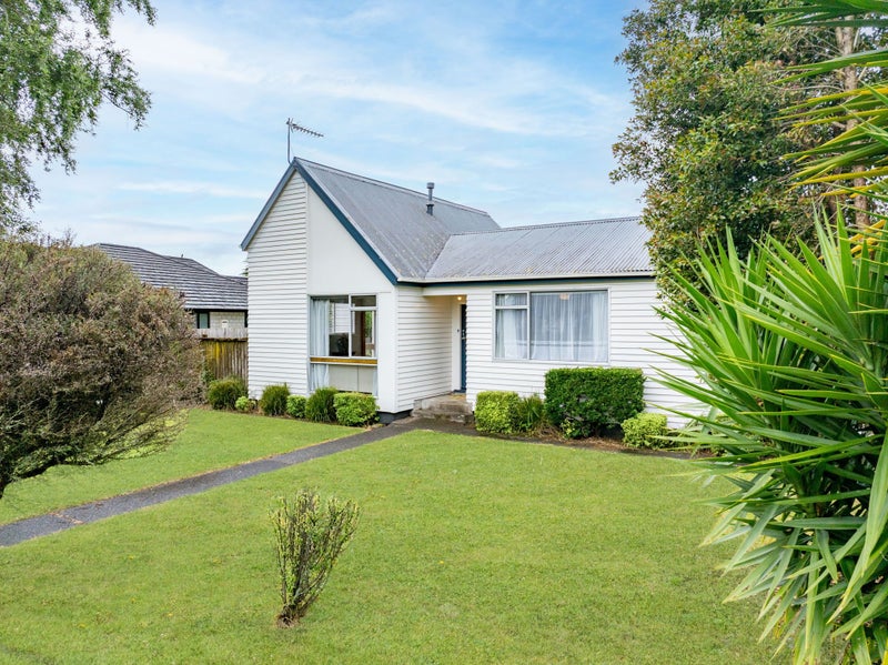 7 Crosher Place, Silverdale, Hamilton - Carousel 2