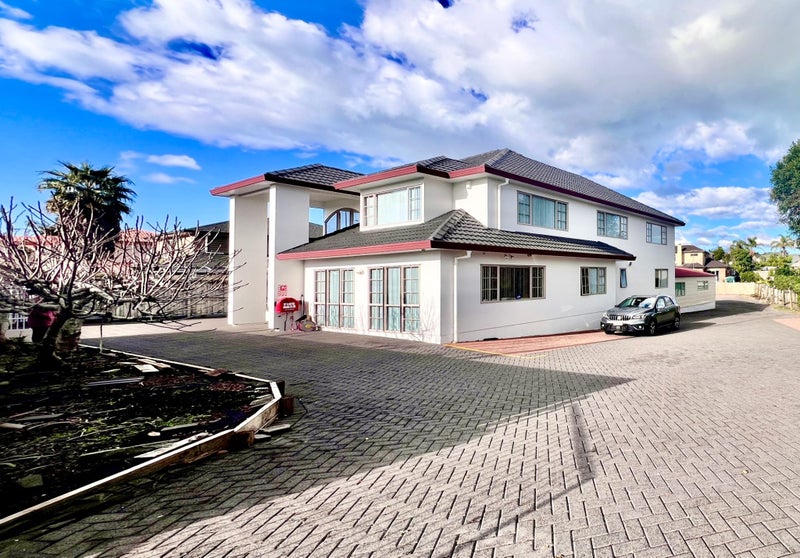 829 Chapel Road, Shamrock Park, Auckland - Carousel 1
