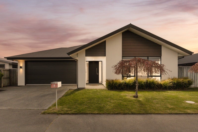 5 Urihia Street, Marshland, Christchurch - Carousel 1