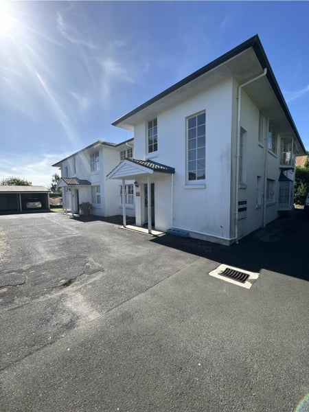 1/0 Mount Eden Road, Mount Eden, Auckland - Carousel 1