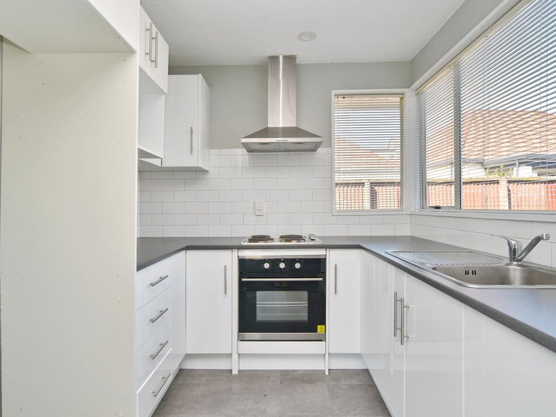 2E Broadbent Street, Riccarton, Christchurch - Carousel 2