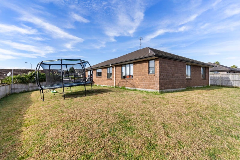 14 McGowan Rise, Tuakau, Tuakau - Carousel 2