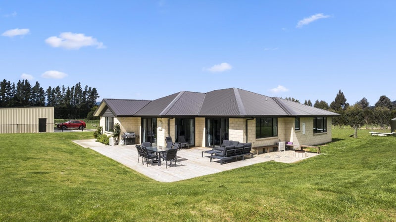 30 Tara Hills Drive, North Taieri, Mosgiel - Carousel 1