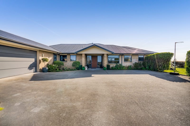 60 Monmouth Road, Pembroke, Stratford - Carousel 1