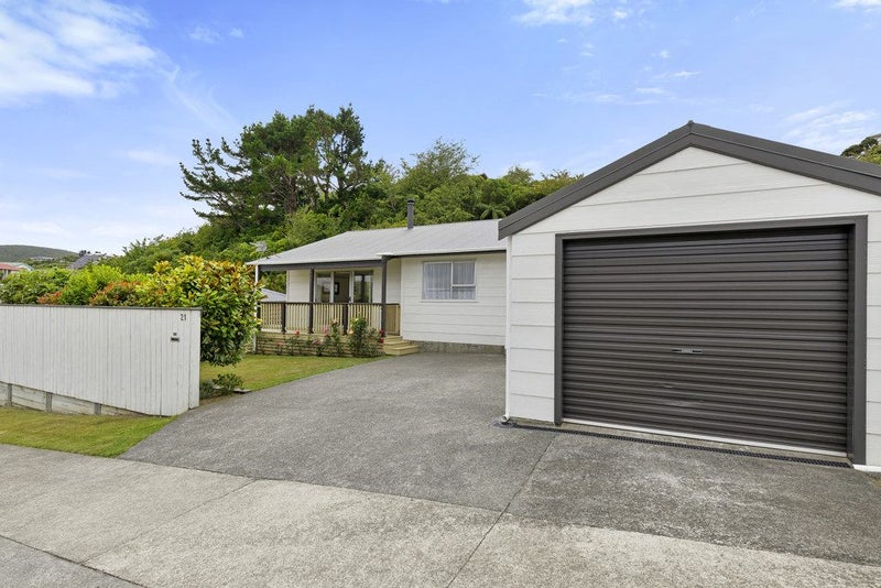 21 Invercargill Drive, Kelson, Lower Hutt - Carousel 1
