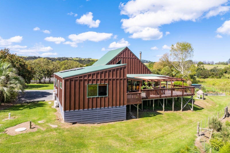 1 Darmah Lane, Kaiwaka - Carousel 47