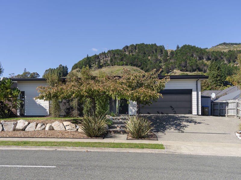 23 Pine Crest Drive, Richmond - Carousel 1