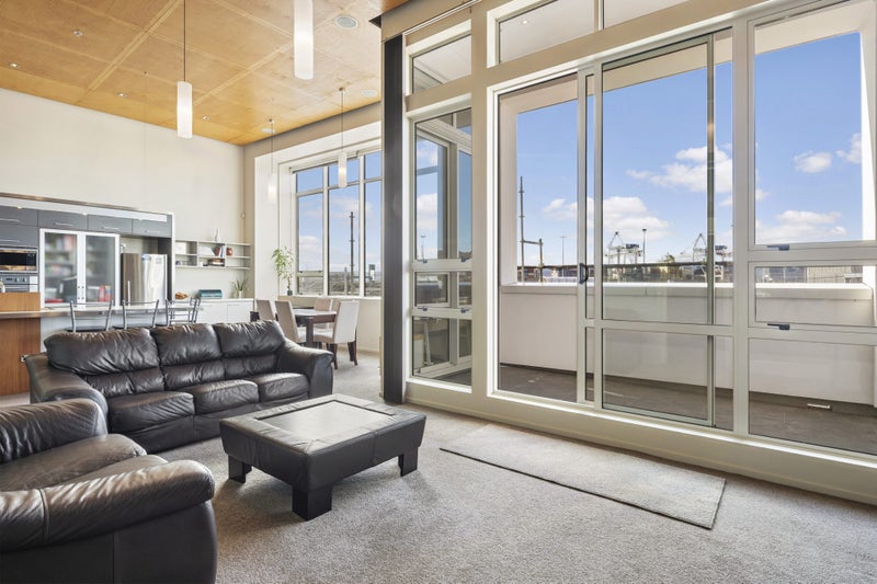 115/107 Thorndon Quay, Pipitea, Wellington - Carousel 2