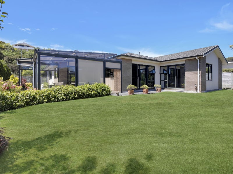 12 Optimist Way, Whitby, Porirua - Carousel 1