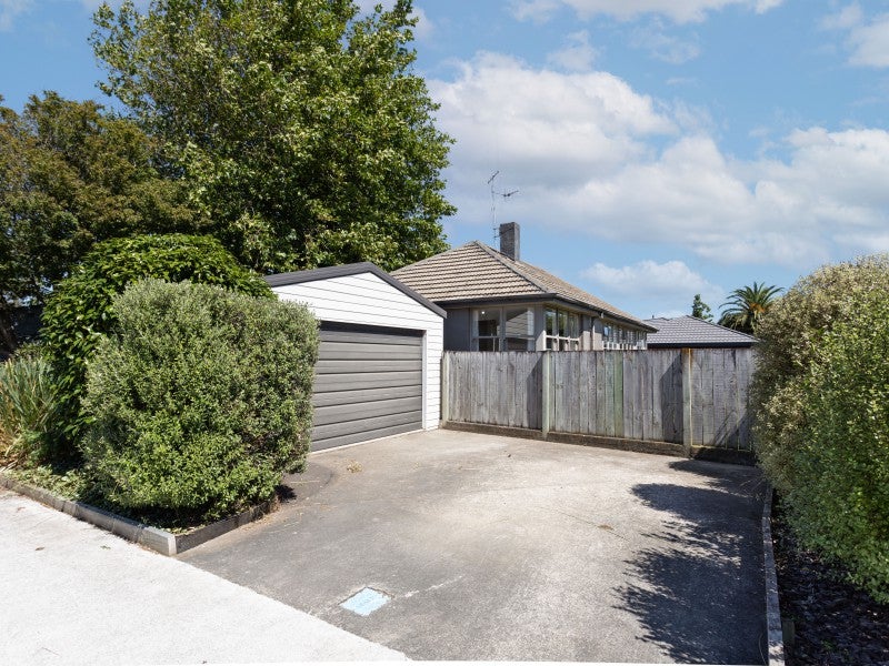 38 Manawatu Street, Hokowhitu, Palmerston North - Carousel 1