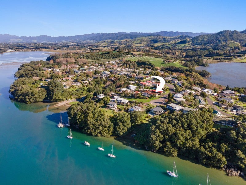 12 Giles Way, Tanners Point, Katikati - Carousel 1