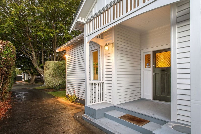 19 Severn Street, St Albans, Christchurch - Carousel 1