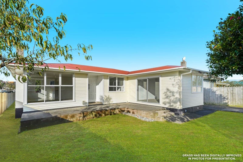 21 Blake Road, Mangere East, Auckland - Carousel 1