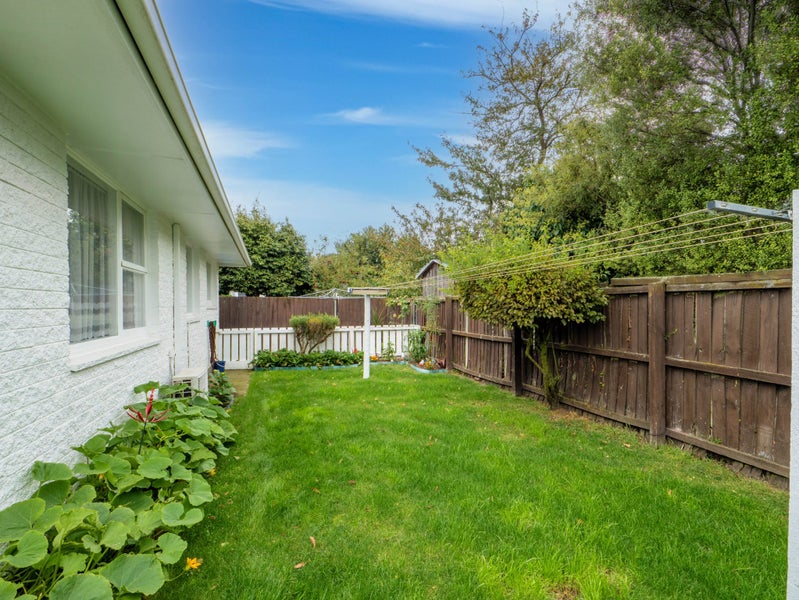 2/17 Lake Terrace Road, Burwood, Christchurch - Carousel 10