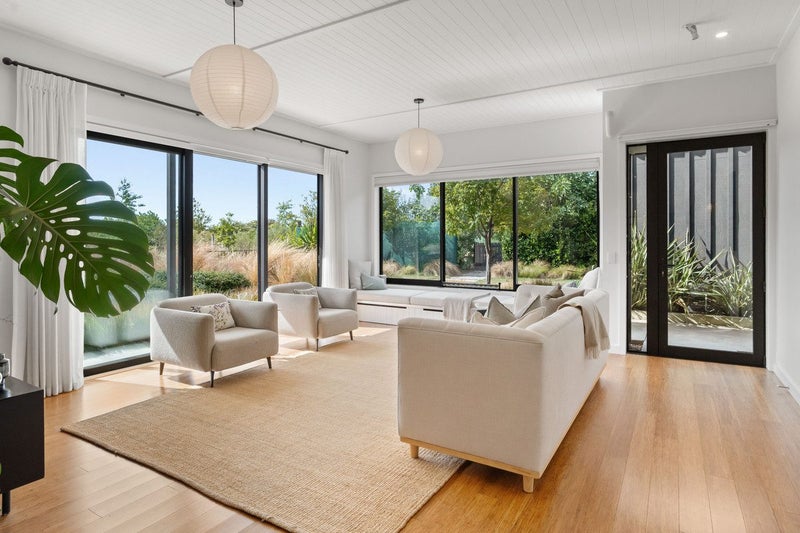 7 Fairway Drive, Martinborough - Carousel 2