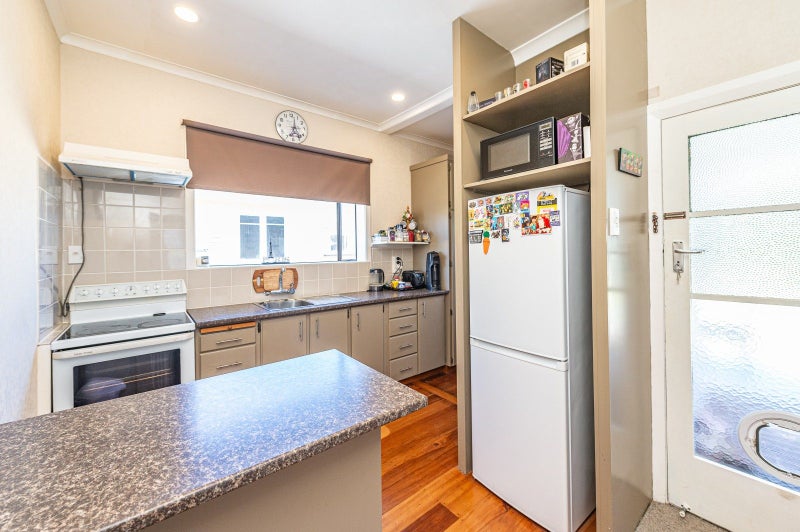 25 Field Street, Aramoho, Whanganui - Carousel 2