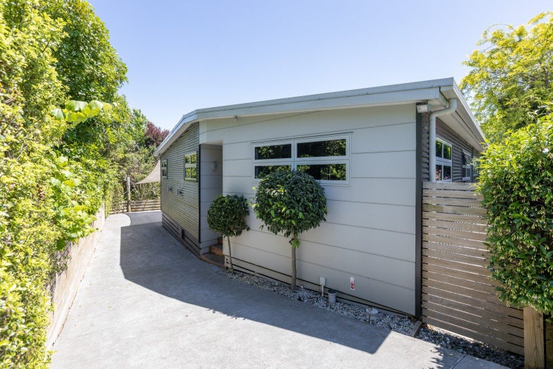 9A Stowe Hill, Thorndon, Wellington - Carousel 16