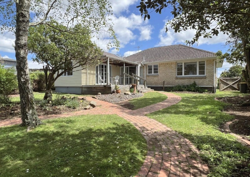 19 Houchens Road, Glenview, Hamilton - Carousel 2