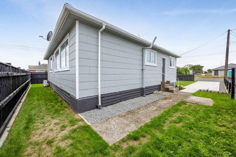 89 Argyle Street, Hawera - Carousel 27