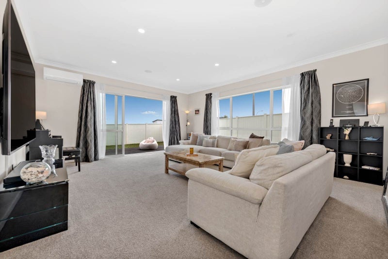 6 Keshvara Road, Beachlands, Auckland - Carousel 1