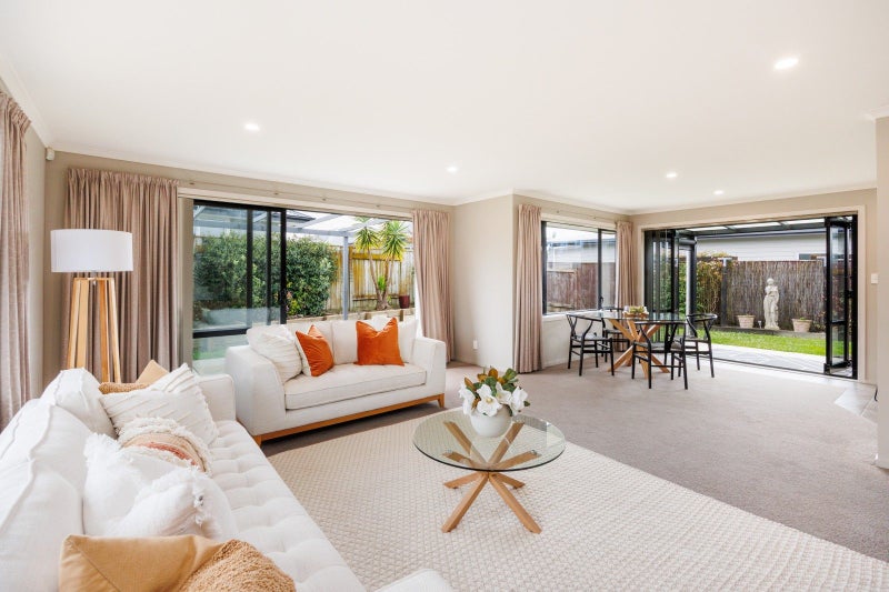 7 Lorenzo Place, Kelvin Grove, Palmerston North - Carousel 2