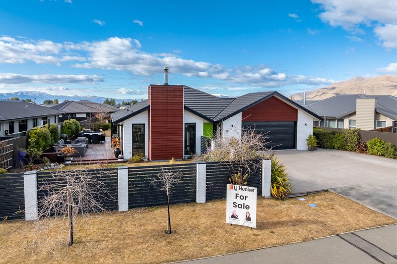 11 Lakeland Avenue, Twizel - Carousel 2