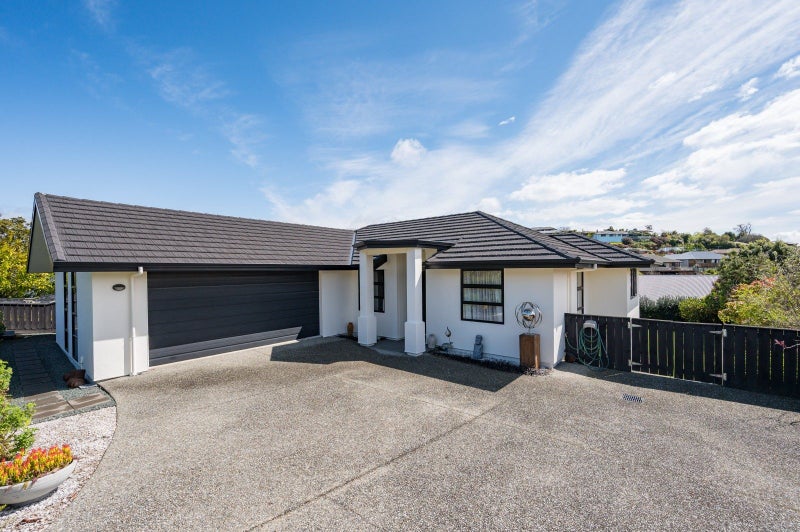 53 Hunter Avenue, Richmond - Carousel 1