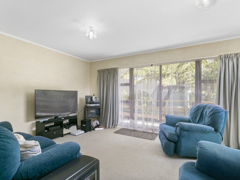 1/9 City View Grove, Harbour View, Lower Hutt - Carousel 1