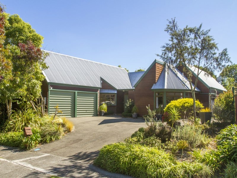 14 Hillgrove Place, Fitzherbert, Palmerston North - Carousel 1