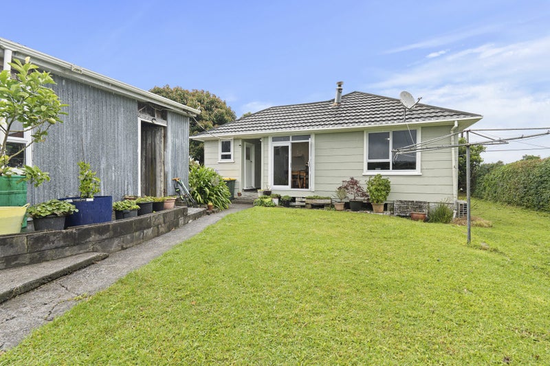 64 Omata Road, Marfell, New Plymouth - Carousel 1