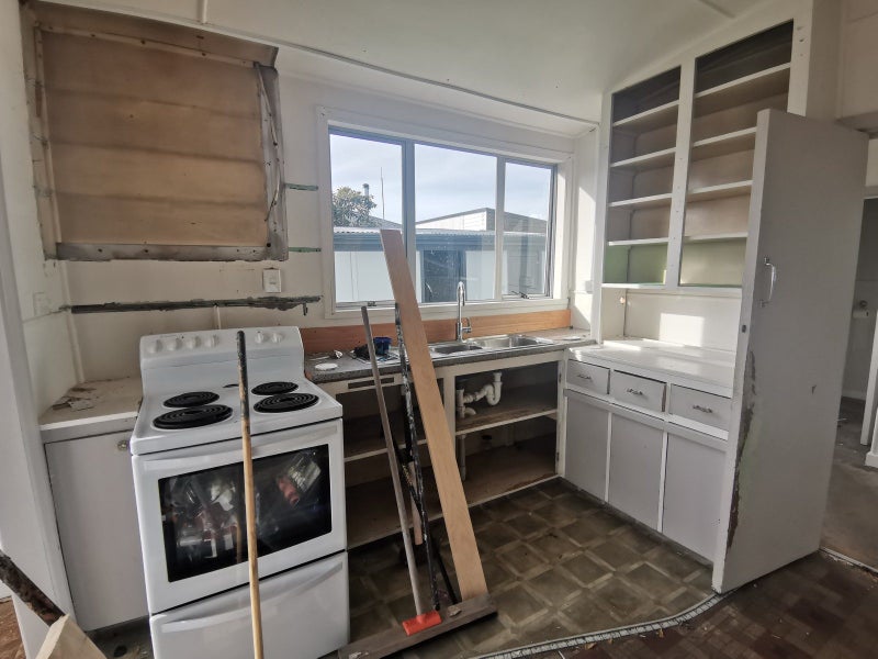 28 Park Street, Hokitika - Carousel 2