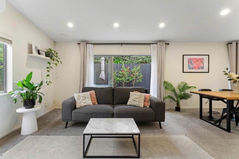 38A Sequoia Place, Sunnynook, Auckland - Carousel 2